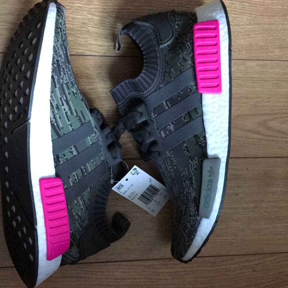 Adidas NMD_R1 size 9.5 green/white/pink NEW